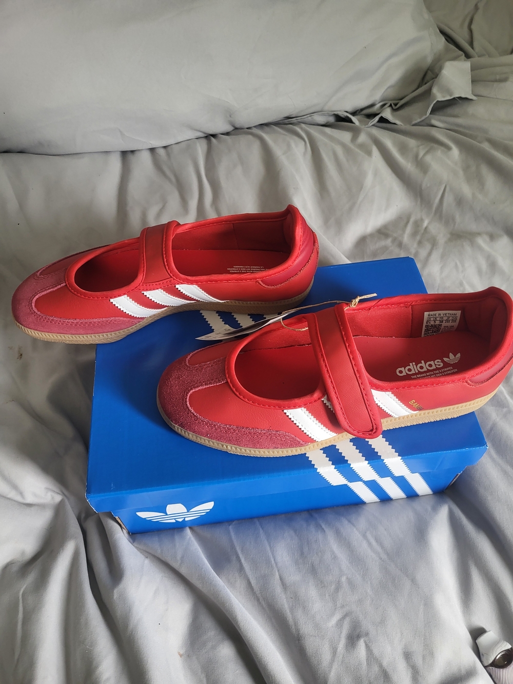 Adidas Womens Red Mary Jane Sneakers Size 6 1/2 Style# JQ6446 - Picture 3 of 7